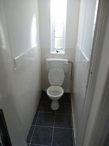  Image of 3 bedroom Flat to rent in Granville Court Jesmond Newcastle upon Tyne NE2 at Granville Court Array Jesmond, NE2 1TQ