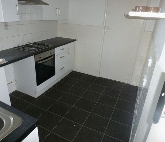  Image of 3 bedroom Flat to rent in Granville Court Jesmond Newcastle upon Tyne NE2 at Granville Court Array Jesmond, NE2 1TQ