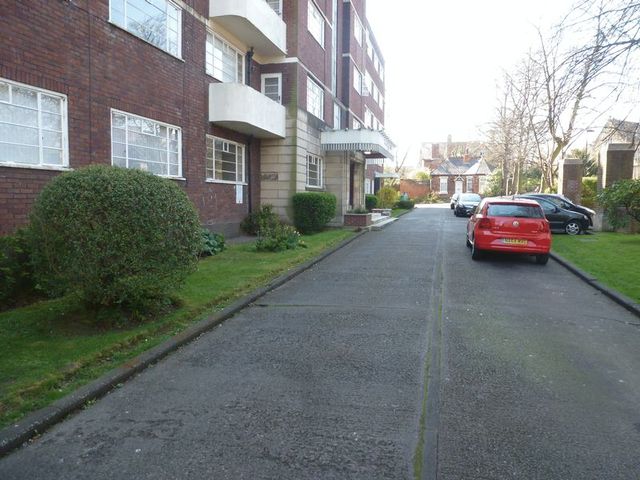  Image of 1 bedroom Flat to rent in Granville Court Jesmond Newcastle upon Tyne NE2 at Granville Court Array Jesmond, NE2 1TR