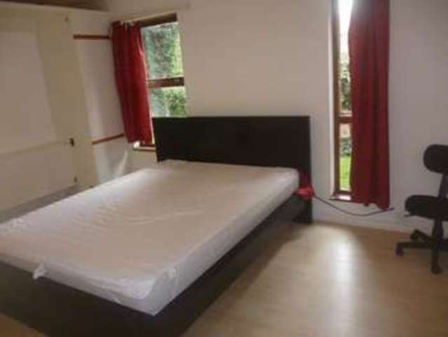  Image of 1 bedroom Flat for sale in Alexander Close New Barnet Barnet EN4 at Alexander Close  Barnet, EN4 9PW