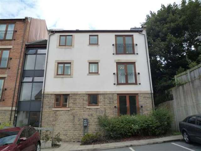  Image of 2 bedroom Apartment for sale in Greenlea Court Huddersfield HD5 at Kirkheaton, HD5 8QB