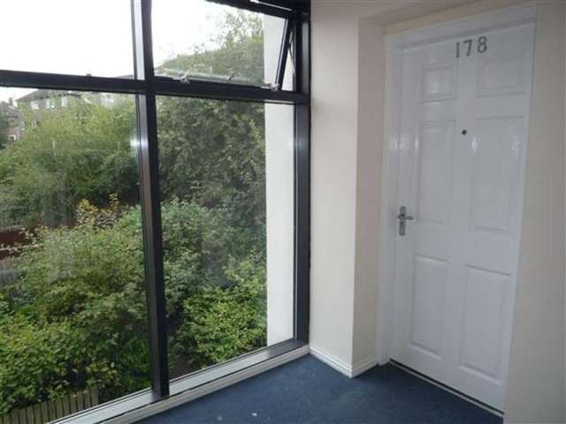  Image of 2 bedroom Apartment for sale in Greenlea Court Huddersfield HD5 at Kirkheaton, HD5 8QB