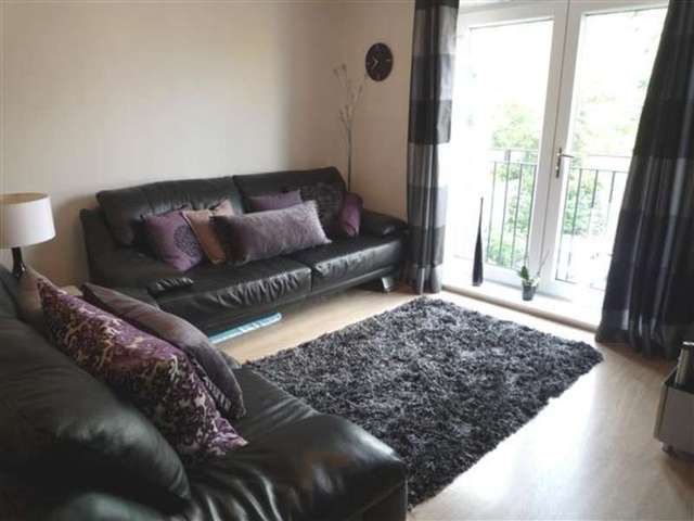  Image of 2 bedroom Apartment for sale in Greenlea Court Huddersfield HD5 at Kirkheaton, HD5 8QB