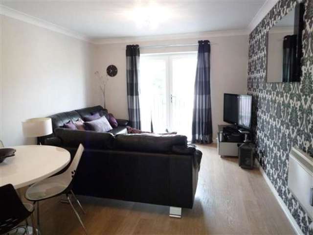 Image of 2 bedroom Apartment for sale in Greenlea Court Huddersfield HD5 at Kirkheaton, HD5 8QB