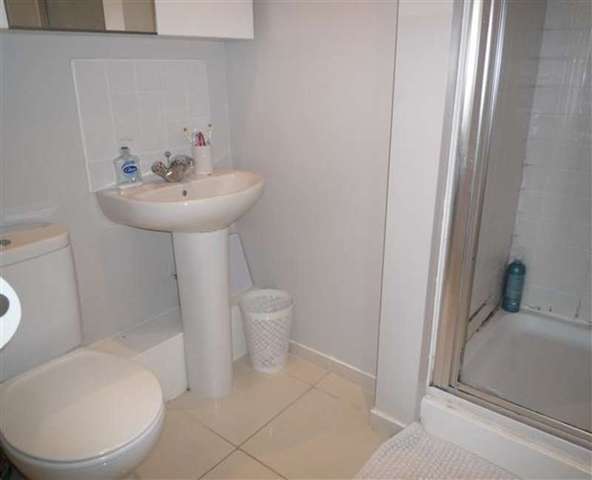  Image of 2 bedroom Apartment for sale in Greenlea Court Huddersfield HD5 at Kirkheaton, HD5 8QB