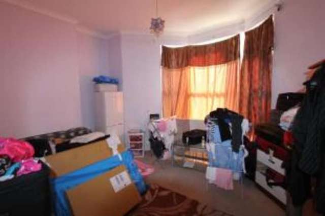  Image of 3 bedroom Flat for sale in Whitefield Terrace Greenbank Road Plymouth PL4 at Greenbank Road Plymouth Plymouth, PL4 8NH