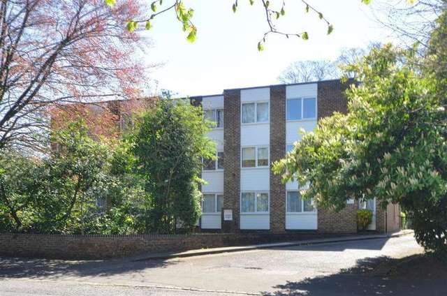  Image of 3 bedroom Apartment for sale in Haling Park Road South Croydon CR2 at South Croydon Surrey South Croydon, CR2 6NJ