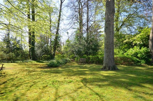  Image of 3 bedroom Apartment for sale in Haling Park Road South Croydon CR2 at South Croydon Surrey South Croydon, CR2 6NJ
