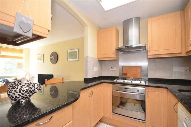  Image of 3 bedroom Apartment for sale in Haling Park Road South Croydon CR2 at South Croydon Surrey South Croydon, CR2 6NJ