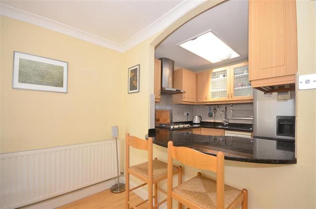  Image of 3 bedroom Apartment for sale in Haling Park Road South Croydon CR2 at South Croydon Surrey South Croydon, CR2 6NJ
