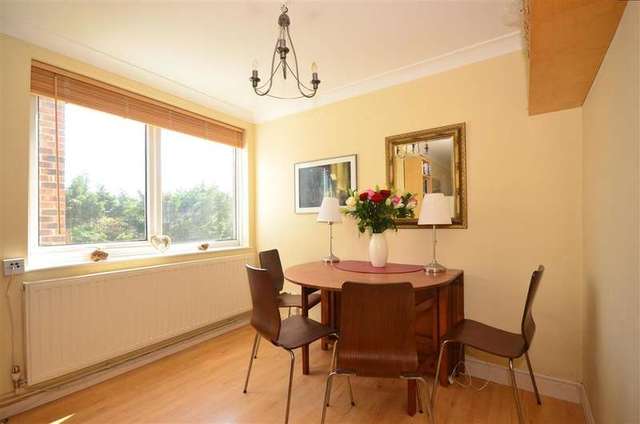  Image of 3 bedroom Apartment for sale in Haling Park Road South Croydon CR2 at South Croydon Surrey South Croydon, CR2 6NJ