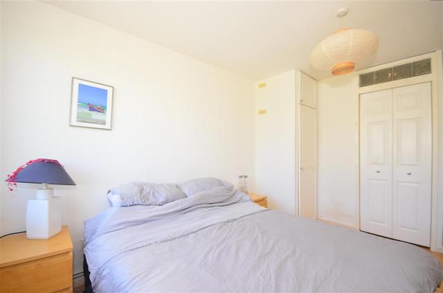  Image of 3 bedroom Apartment for sale in Haling Park Road South Croydon CR2 at South Croydon Surrey South Croydon, CR2 6NJ