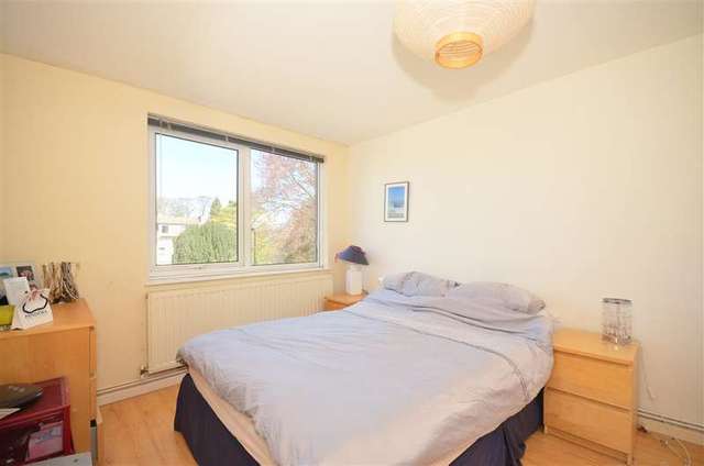  Image of 3 bedroom Apartment for sale in Haling Park Road South Croydon CR2 at South Croydon Surrey South Croydon, CR2 6NJ