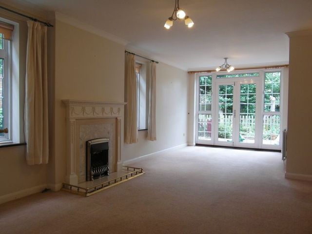  Image of 3 bedroom Terraced house to rent in Halland Close Crawley RH10 at Halland Close  Crawley, RH10 1SD