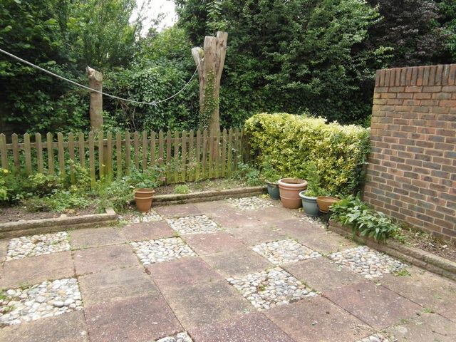  Image of 3 bedroom Terraced house to rent in Halland Close Crawley RH10 at Halland Close  Crawley, RH10 1SD