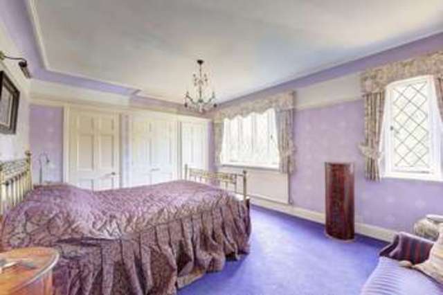  Image of 4 bedroom Semi-Detached house for sale in Halliford Road Shepperton TW17 at Halliford Road Upper Halliford Shepperton, TW17 8RU