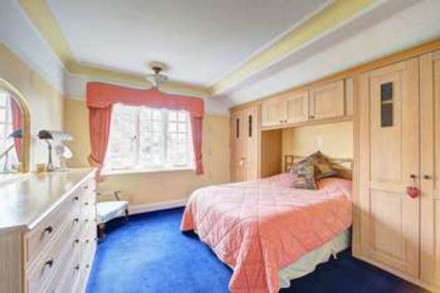  Image of 4 bedroom Semi-Detached house for sale in Halliford Road Shepperton TW17 at Halliford Road Upper Halliford Shepperton, TW17 8RU