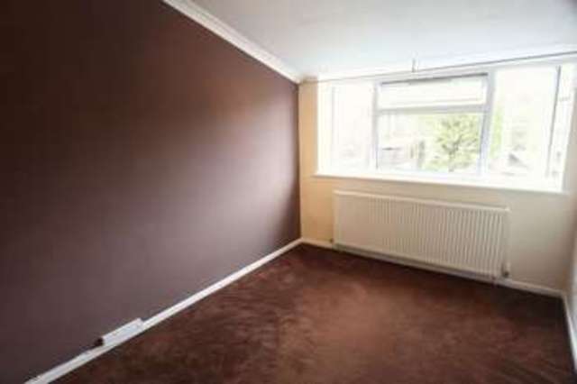  Image of 3 bedroom Property to rent in Hamble Walk Northolt UB5 at Hamble Walk  Northolt, UB5 6TB