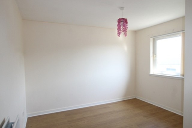  Image of 3 bedroom Terraced house to rent in Hamiltonhill Gardens Glasgow G22 at Possil Park Glasgow Glasgow, G22 5PR