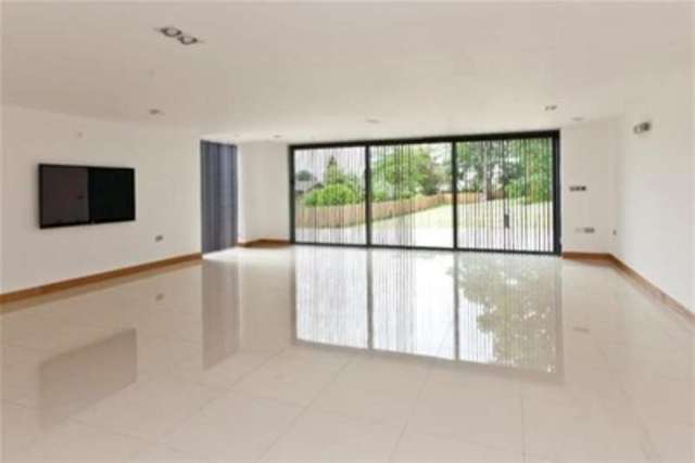 Image of 5 bedroom Detached house to rent in Hanger Hill Weybridge KT13 at Weybridge, KT13 9XU
