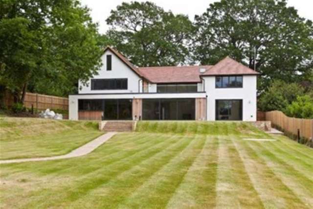  Image of 5 bedroom Detached house to rent in Hanger Hill Weybridge KT13 at Weybridge, KT13 9XU