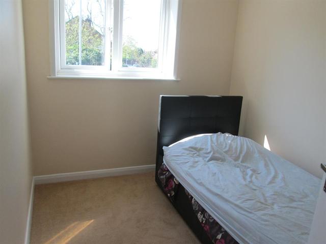  Image of 2 bedroom Flat for sale in High Street Harlington Hayes UB3 at Harlington Middlesex Hayes, UB3 5DL