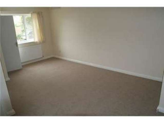  Image of 2 bedroom Terraced house to rent in Hawthorn Crescent Yatton Bristol BS49 at Hawthorn Crescent  Yatton, BS49 4BF