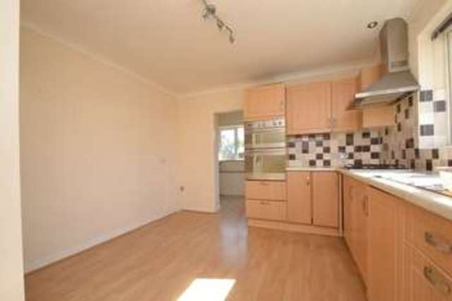  Image of 5 bedroom Detached house to rent in Hawthorne Avenue Hellesdon Norwich NR6 at Hawthorne Avenue  Norwich, NR6 6LE