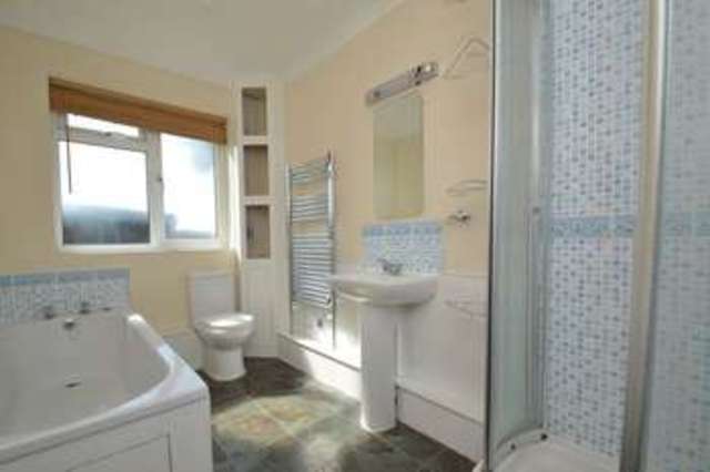  Image of 5 bedroom Detached house to rent in Hawthorne Avenue Hellesdon Norwich NR6 at Hawthorne Avenue  Norwich, NR6 6LE