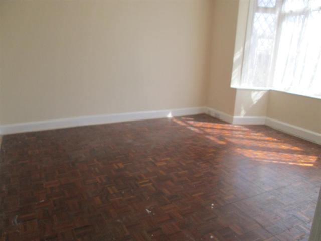  Image of 5 bedroom Semi-Detached house for sale in Morgans Lane Hayes UB3 at Hayes Middlesex Hayes, UB3 2UB
