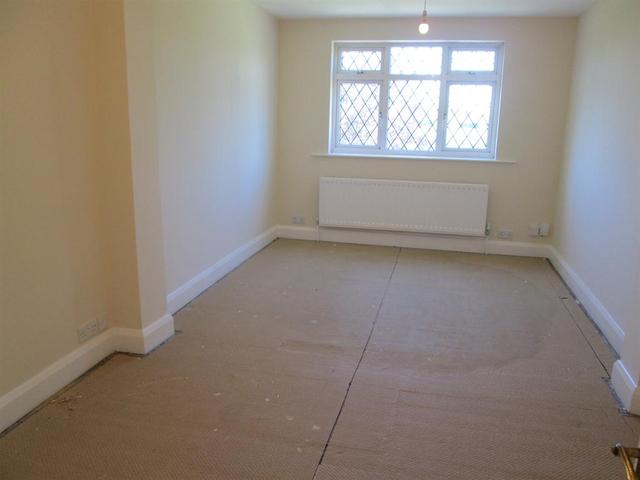  Image of 5 bedroom Semi-Detached house for sale in Morgans Lane Hayes UB3 at Hayes Middlesex Hayes, UB3 2UB