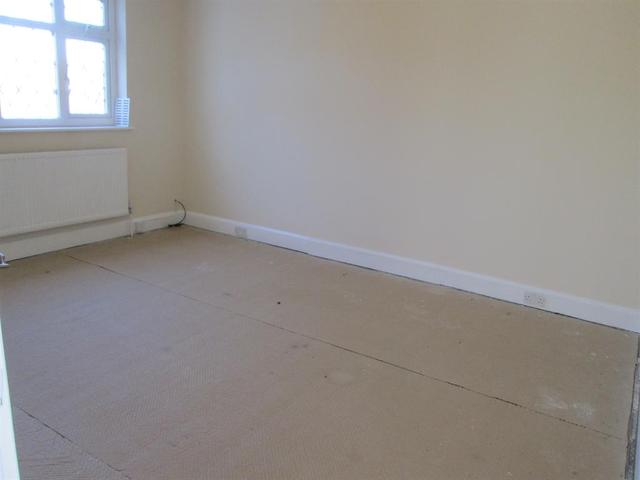  Image of 5 bedroom Semi-Detached house for sale in Morgans Lane Hayes UB3 at Hayes Middlesex Hayes, UB3 2UB