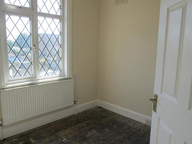  Image of 5 bedroom Semi-Detached house for sale in Morgans Lane Hayes UB3 at Hayes Middlesex Hayes, UB3 2UB