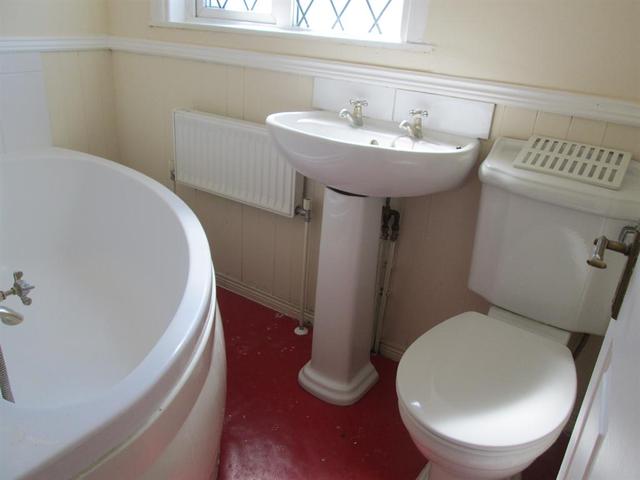  Image of 5 bedroom Semi-Detached house for sale in Morgans Lane Hayes UB3 at Hayes Middlesex Hayes, UB3 2UB
