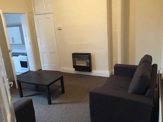  Image of 3 bedroom Flat to rent in Hazelwood Avenue Jesmond Newcastle upon Tyne NE2 at Hazelwood Avenue Jesmond Jesmond, NE2 3HX