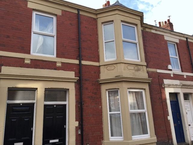  Image of 3 bedroom Flat to rent in Hazelwood Avenue Jesmond Newcastle upon Tyne NE2 at Hazelwood Avenue Jesmond Jesmond, NE2 3HX