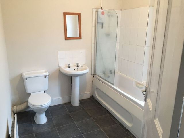  Image of 3 bedroom Flat to rent in Hazelwood Avenue Jesmond Newcastle upon Tyne NE2 at Hazelwood Avenue Jesmond Jesmond, NE2 3HX