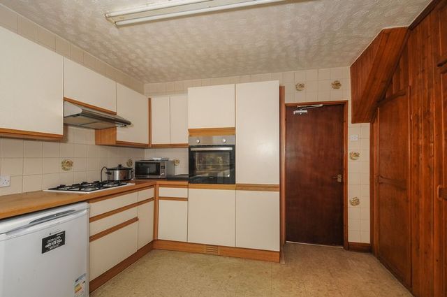  Image of 4 bedroom Terraced house for sale in Girdlestone Road Headington Oxford OX3 at Girdlestone Road Headington Oxford, OX3 7NA