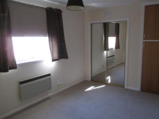  Image of 1 bedroom Flat to rent in Headland Court Aberdeen AB10 at Garthdee Aberdeen Aberdeen, AB10 7GZ