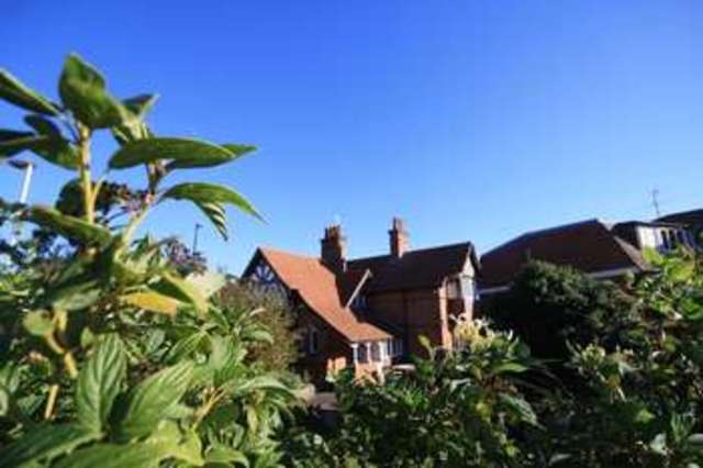  Image of 4 bedroom Detached house to rent in Henleaze Road Henleaze Bristol BS9 at Henleaze Road Henleaze BRISTOL, BS9 4LB