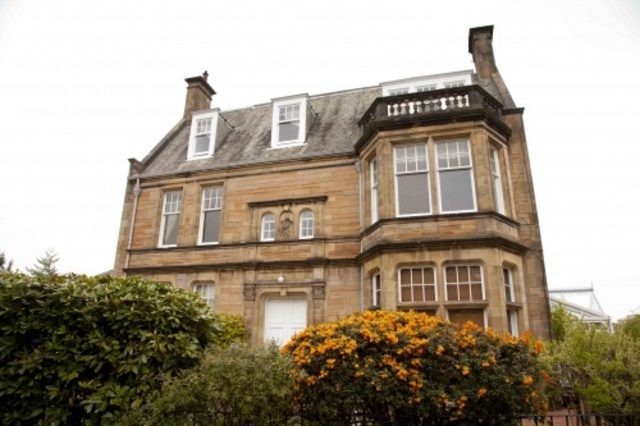  Image of 2 bedroom Flat to rent in Hermitage Gardens Edinburgh EH10 at Morningside Edinburgh Edinburgh, EH10 6DL