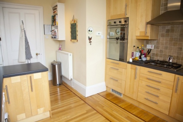 Image of 2 bedroom Flat to rent in Hermitage Gardens Edinburgh EH10 at Morningside Edinburgh Edinburgh, EH10 6DL