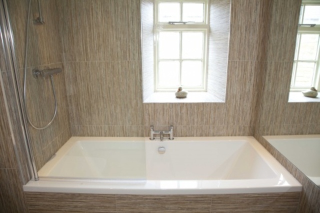  Image of 2 bedroom Flat to rent in Hermitage Gardens Edinburgh EH10 at Morningside Edinburgh Edinburgh, EH10 6DL