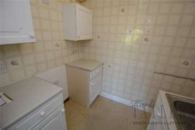  Image of 1 bedroom Retirement Property to rent in Hesslewell Court Heswall Wirral CH60 at Pensby Road Heswall Heswall, CH60 7TW