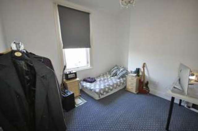  Image of 3 bedroom Terraced house to rent in Hewlett Road Cheltenham GL52 at Hewlett Road  Cheltenham, GL52 6AR
