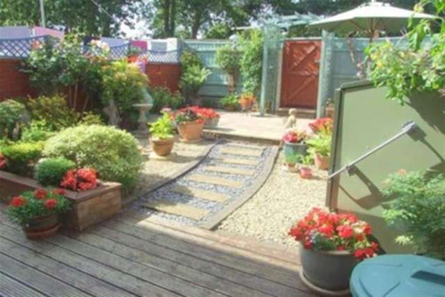  Image of 2 bedroom Detached house to rent in Hickory Close Poole BH16 at Poole, BH16 5QJ