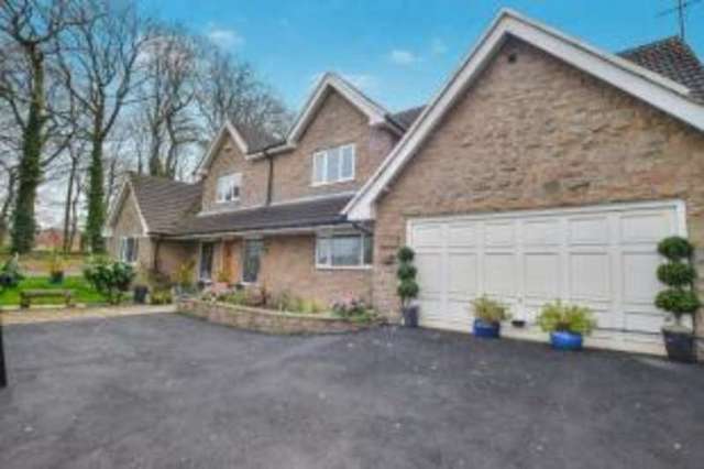  Image of 6 bedroom Detached house for sale in High Oakham Hill Mansfield NG18 at Mansfield Nottinghamshire Mansfield, NG18 5AH