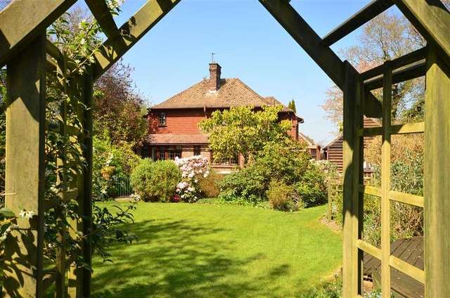  Image of 3 bedroom Detached house for sale in High Street Blackboys Uckfield TN22 at Blackboys Uckfield Uckfield, TN22 5JU