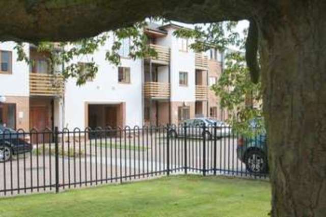  Image of 2 bedroom Flat to rent in John North Close High Wycombe HP11 at John North Close  High Wycombe, HP11 1FQ