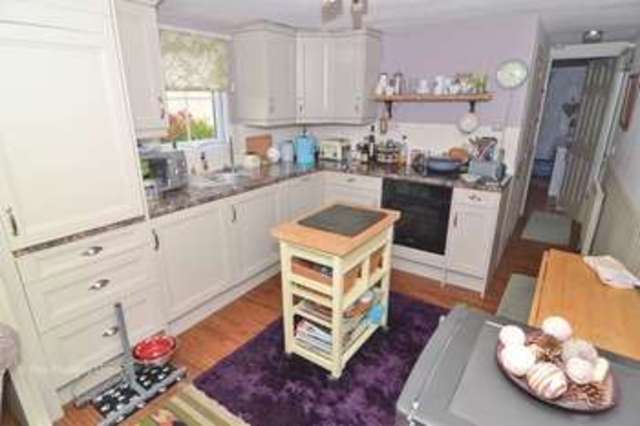  Image of 1 bedroom Property for sale in Hockley Mobile Homes Lower Road Hockley SS5 at Lower Road Hockley Hockley, SS5 5NQ